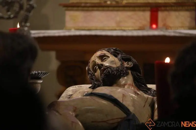 El Yacente celebra su segundo Vía Crucis (4)