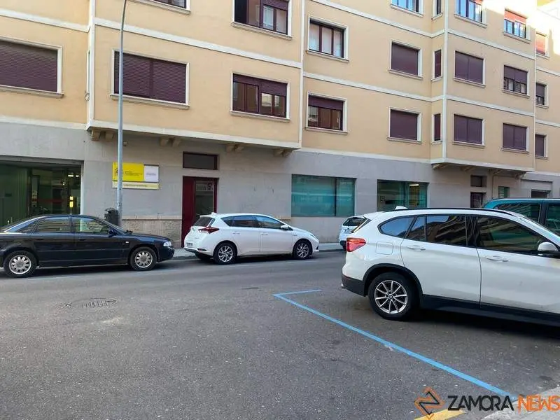 Coches aparcados en Zamora