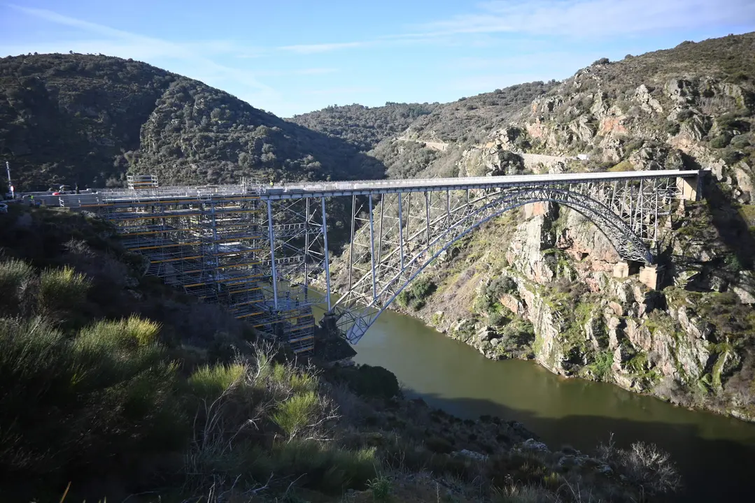 Andamios para la puesta a punto del apueste de Requejo o de Pino