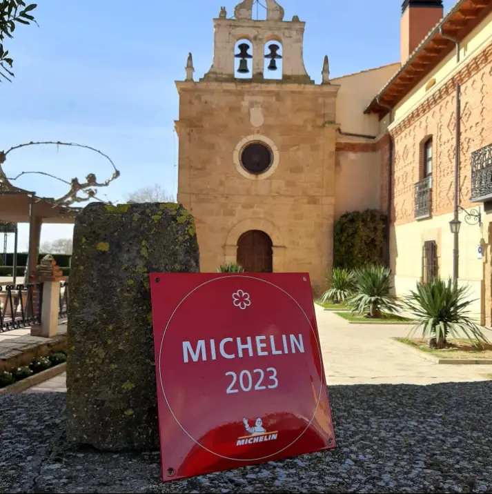 La nueva placa Michelin del restaurante El Ermitaño en Benavente