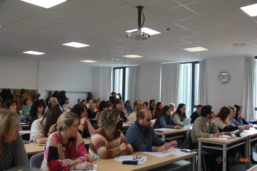 La delegada territorial Leticia García inaugura el curso de formación de secretario interventor de la Junta_4