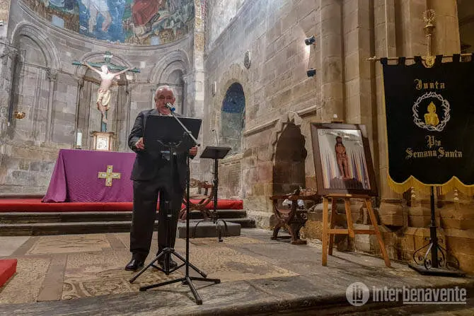 El pregón de Javier Carbayo inicia oficialmente la Semana Santa de Benavente. Fotografía: Interbenavente.es
