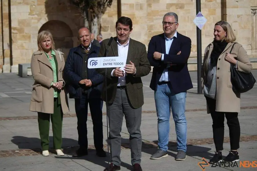 Paseo Mañueco_12