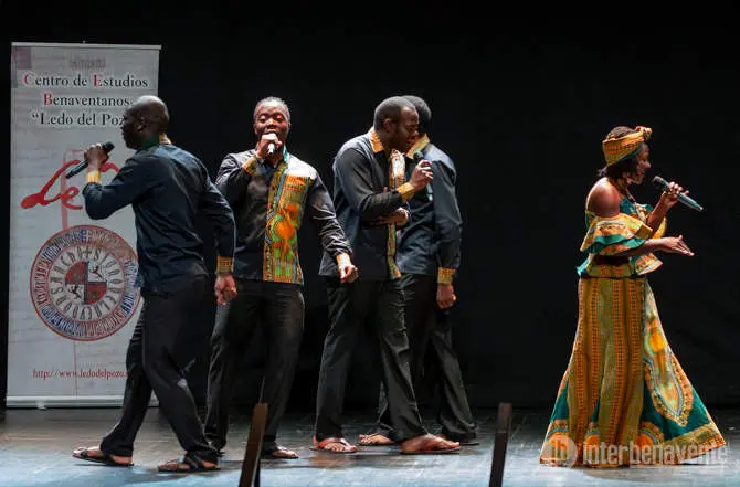 Actuación del grupo de góspel africano Aba Taano
