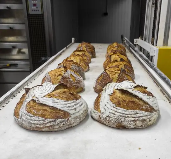 Pan de masa madre de Masabor Bakery. imagen de archivo