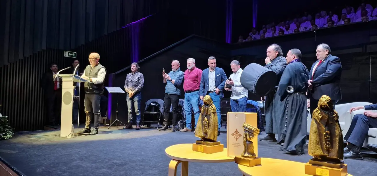 Banzo de Oro para El Merlú vía Congregación de Jesús Nazareno vulgo Congregación