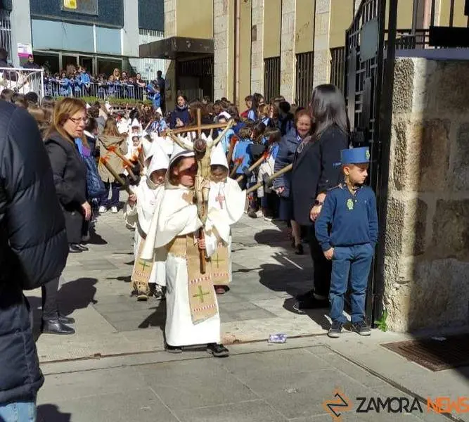 procesión colegio Medalla Milagrosa_12