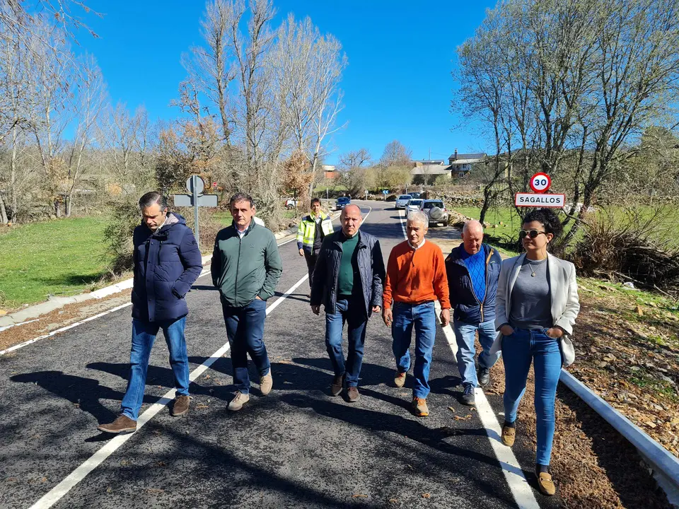 CARRETERA QUE COMUNICA SAGALLOS Y LINAREJOS CON EL FUTURO CAMINO DEL LOBO