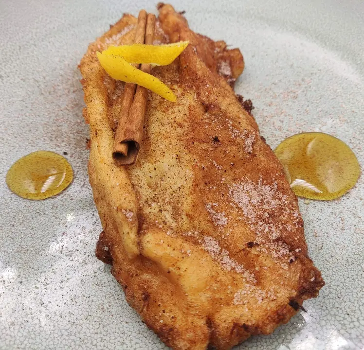 Torrija maridada con limonada