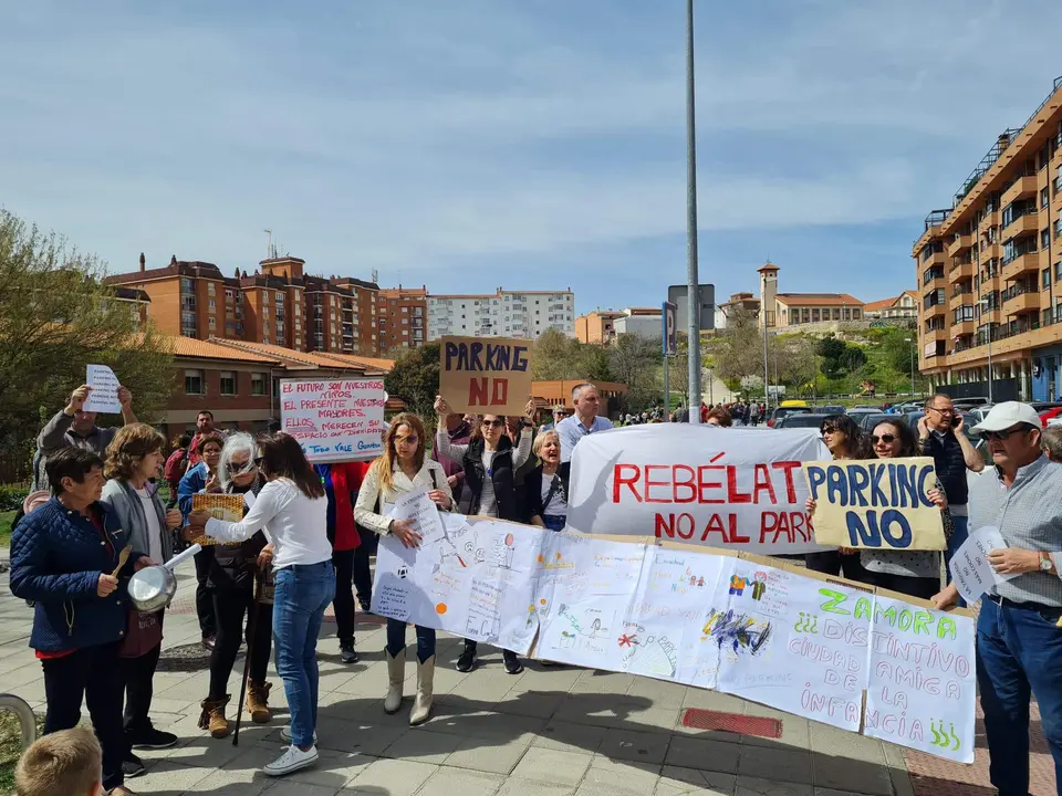 Nueva jornada de protestas en La Vaguada contra la construcción del parking