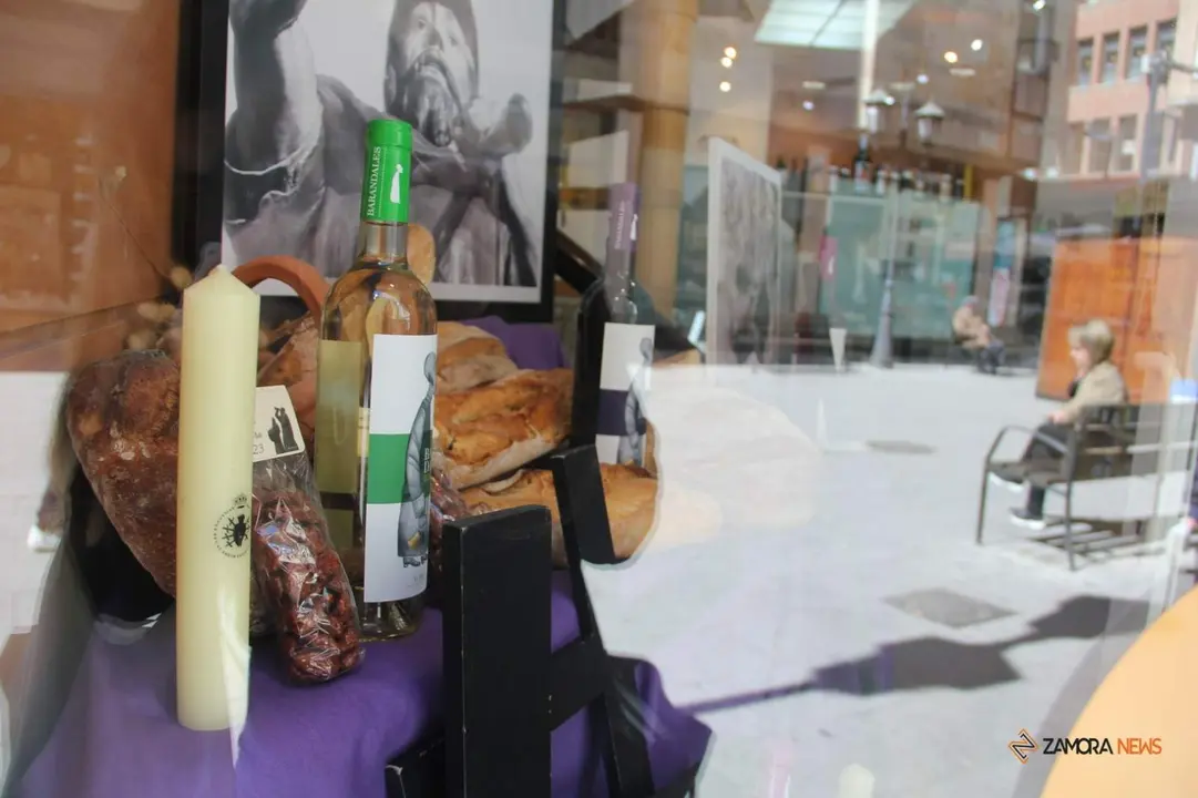 Escaparates decorados Semana Santa (5)