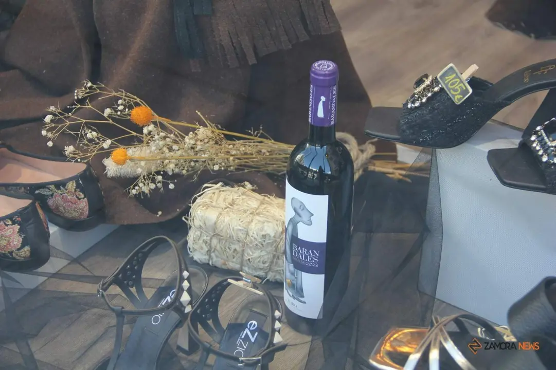 Escaparates decorados Semana Santa (6)