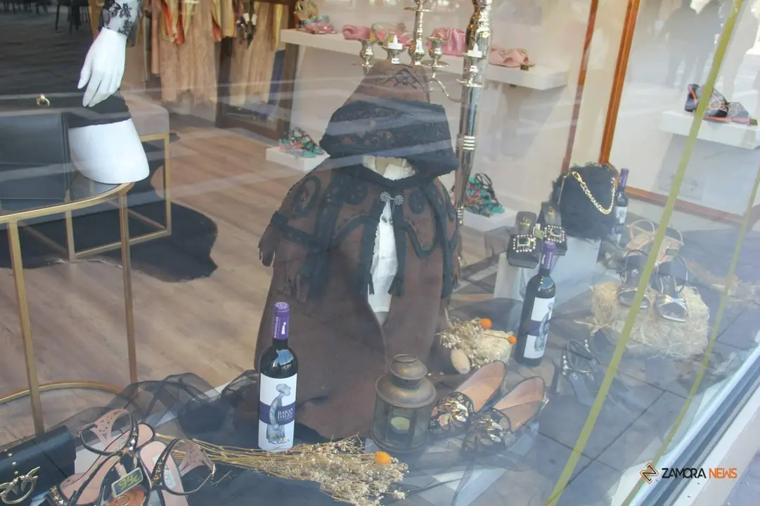 Escaparates decorados Semana Santa (7)