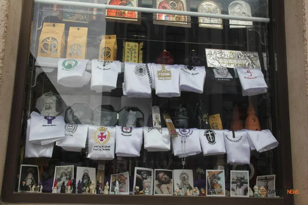 Escaparates decorados Semana Santa (9)