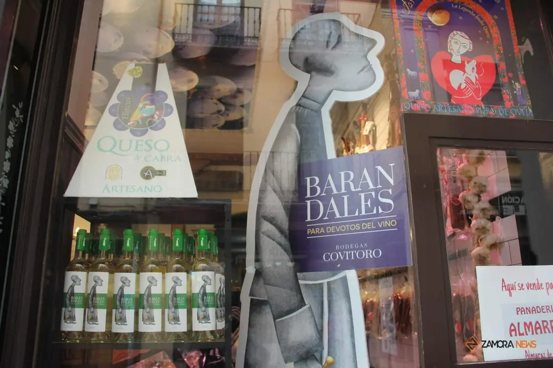 Escaparates decorados Semana Santa (10)