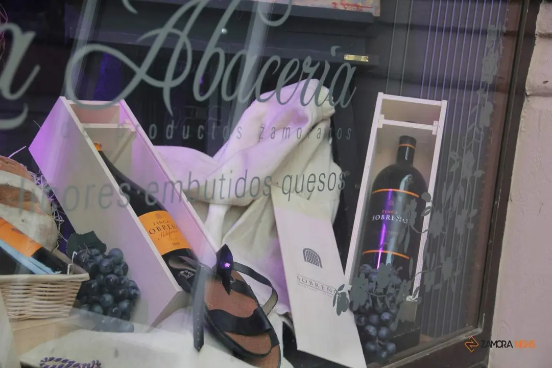 Escaparates decorados Semana Santa (12)