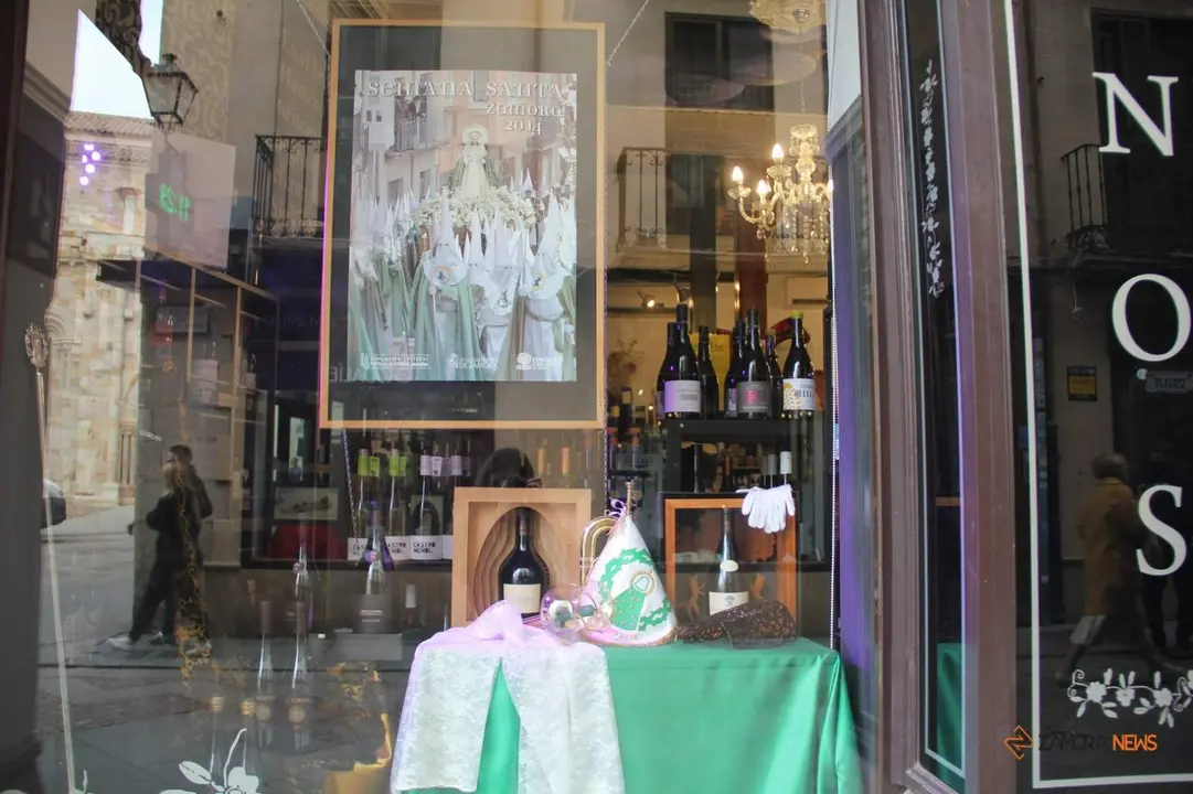 Escaparates decorados Semana Santa (1)