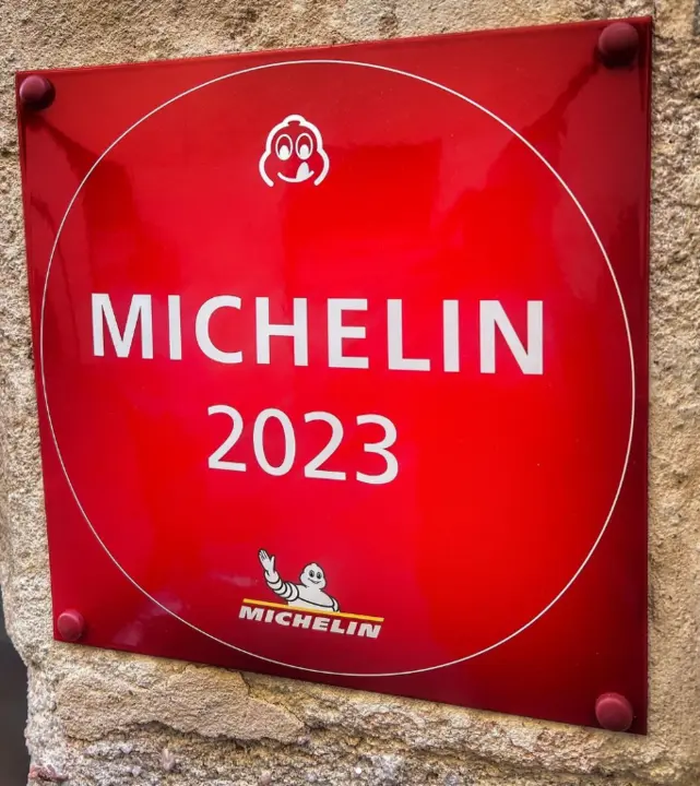 Nueva placa Michelín en el restaurante Cuzeo
