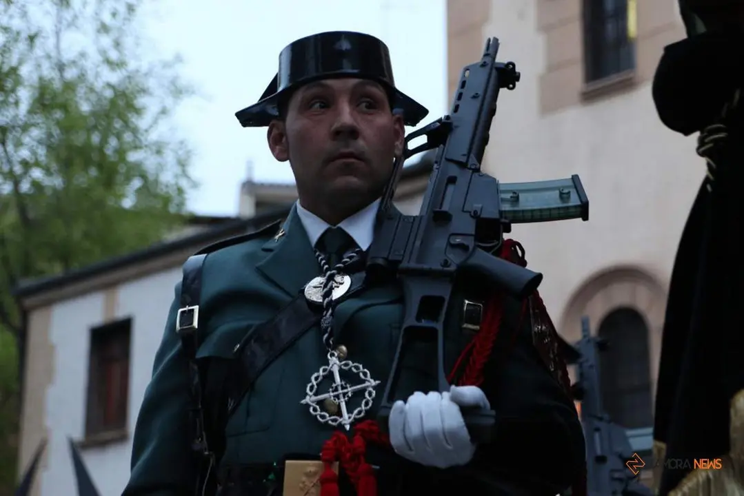 La Tercera Caída sale de San Lázaro ara homenajear a sus fallecidos_15