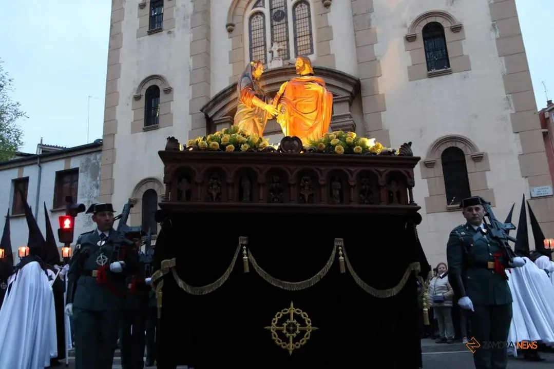 La Tercera Caída sale de San Lázaro ara homenajear a sus fallecidos_14