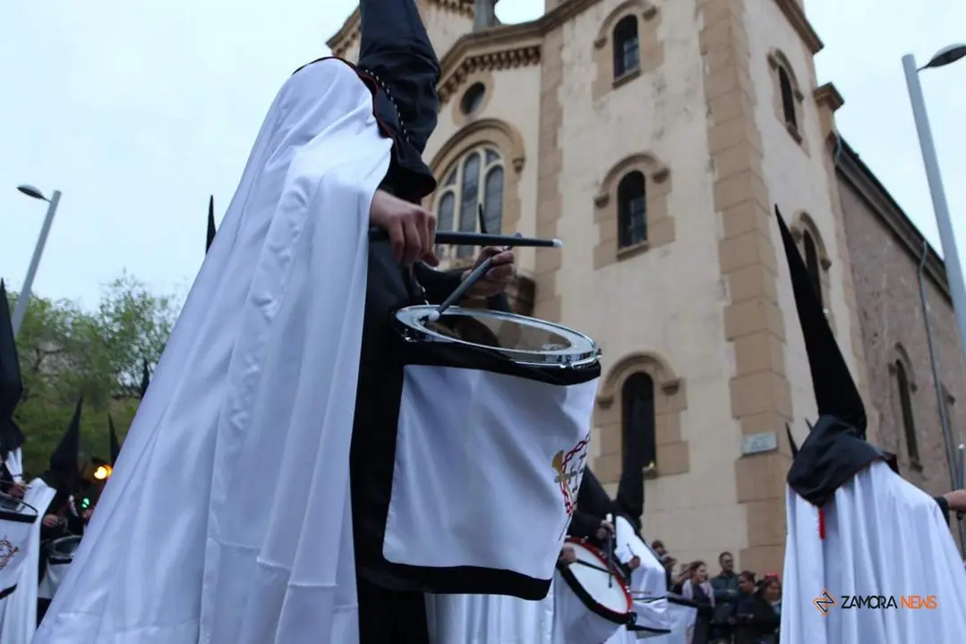 La Tercera Caída sale de San Lázaro ara homenajear a sus fallecidos_3