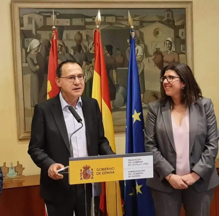 Fotos de archivo del subdelegado con la hasta ahora directora provincial del SEPE Elena Hernández