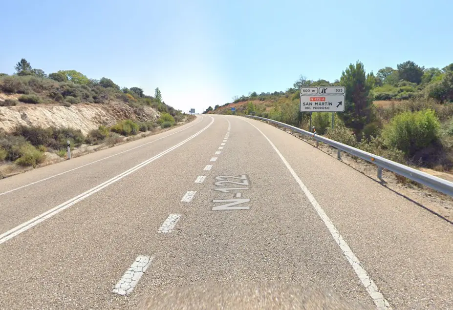 Vista de la N-122 en su salida hacia San Martín del Pedroso