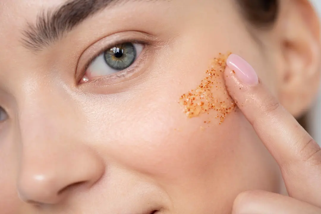 Exfoliar la piel una vez a la semana 2