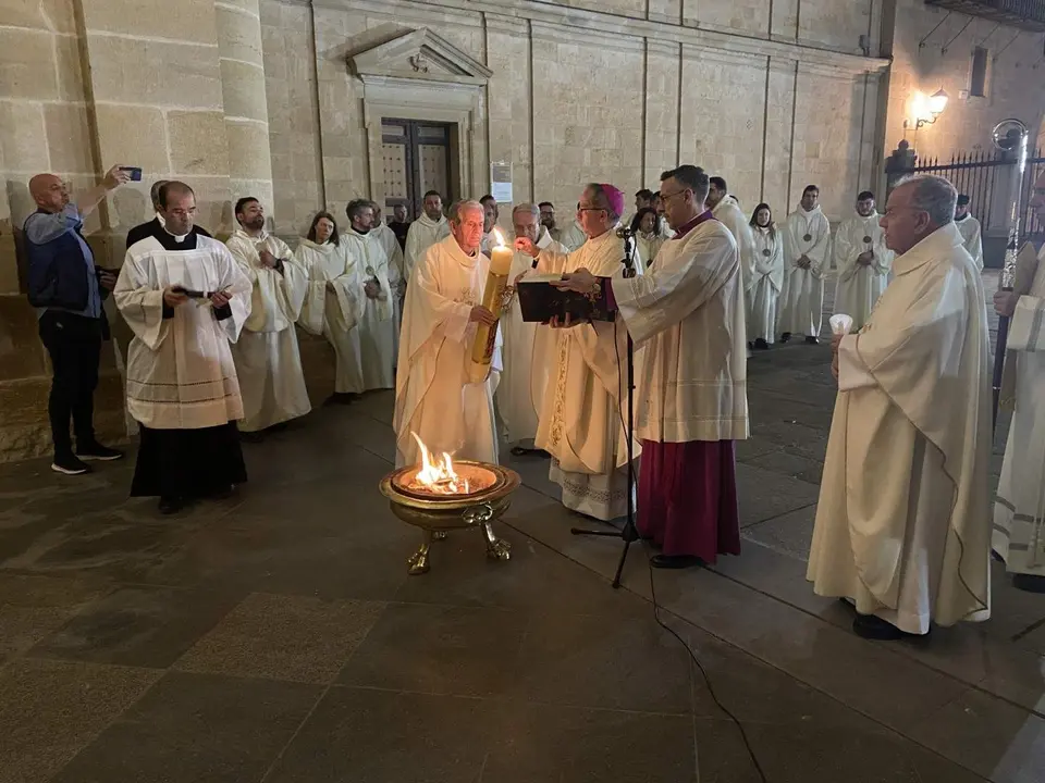 Vigilia Pascual en el atrio de la Catedral. Fotografía: Diócesis de Zamora