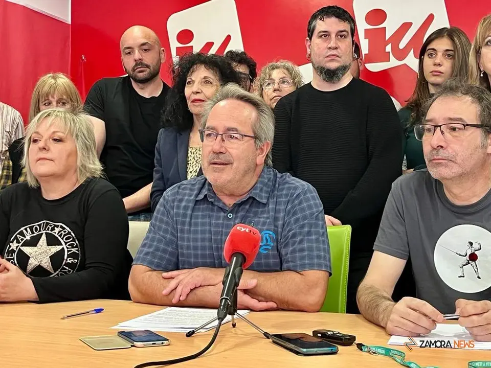 Presentación de la lista completa con la que Izquierda Unida concurrirá al Ayuntamiento de Zamora. Imagen de archivo