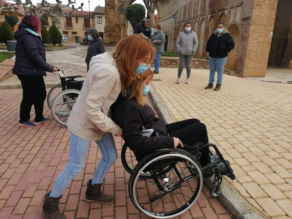 Voluntarios de la Plataforma Representativa Estatal de Personas con Discapacidad Física de Castilla y León, PREDIF