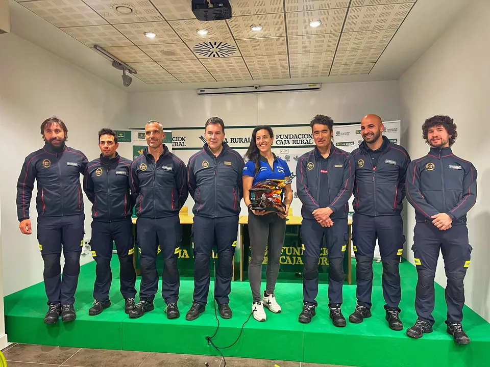 Presentacion casco solidario Sara Garcia 2023