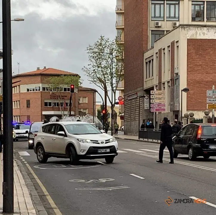 La Policía Municipal acude al rescate de un perro perdido