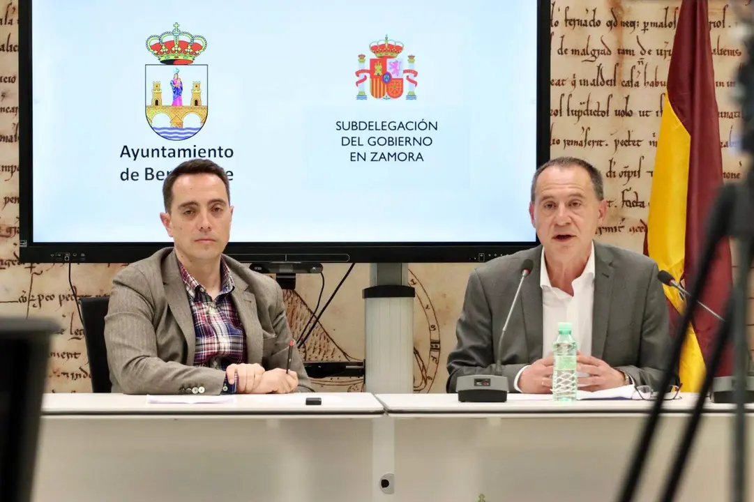 Luciano Huerga y Ángel Blanco tras la Junta Local de Seguridad