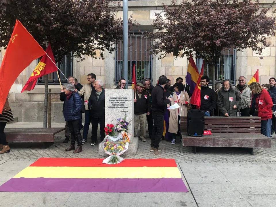 Homenaje de IU y PCE