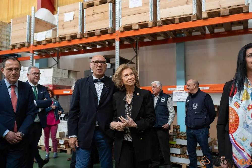 VISITA DE LA REINA SOFÍA AL BANCO DE ALIMENTOS DE ZAMORA