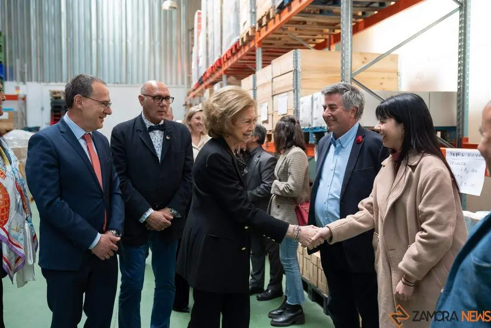 VISITA DE LA REINA SOFÍA AL BANCO DE ALIMENTOS DE ZAMORA