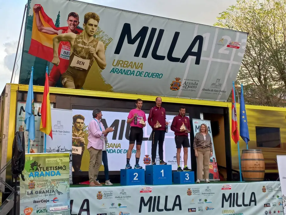 Podio de la milla de Aranda