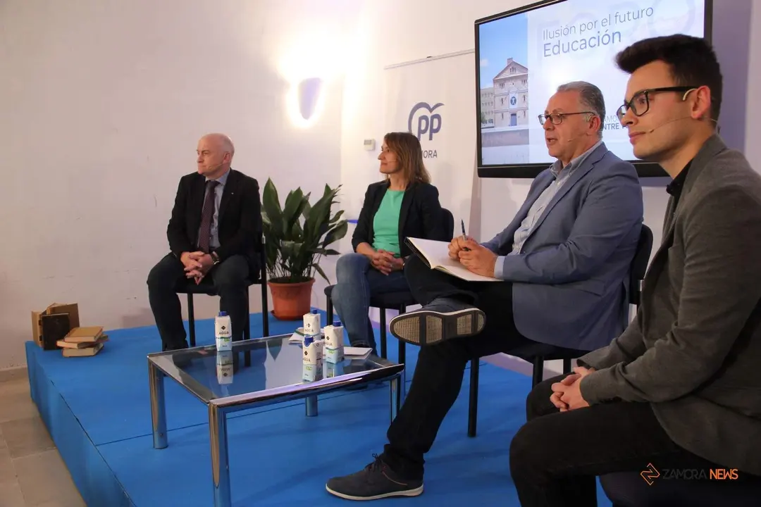 Prada durante la presentación de las líneas maestras de la propuesta de Gobierno del PP al Ayuntamiento de Zamora_2
