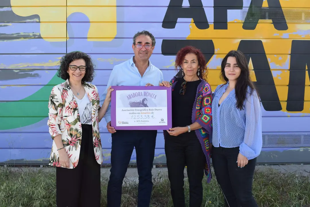 Entrega_cheque_AFA_Zamora_Aradora_Bonita_