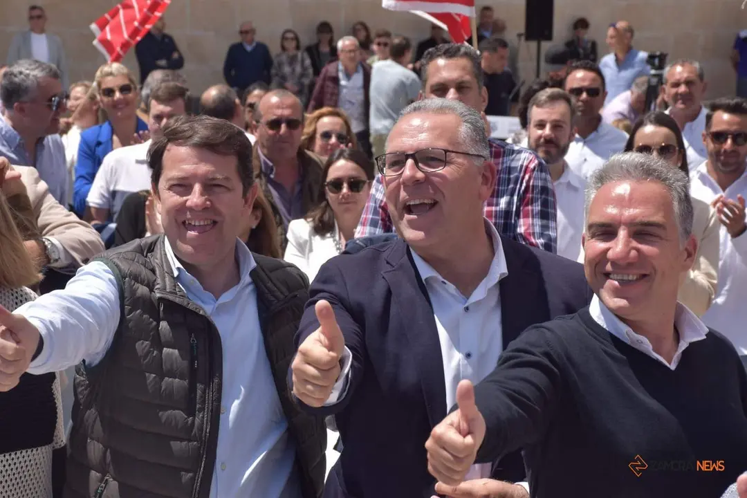 Mañueco, Prada y Bendodo al término del acto