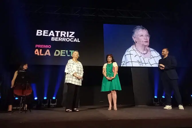 La escritora benaventana Beatriz Berrocal, premio Ala Delta 2023.