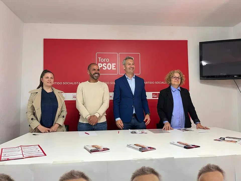 El candidato a la alcaldía por el PSOE Carlos Rodríguez, presenta su programa electoral