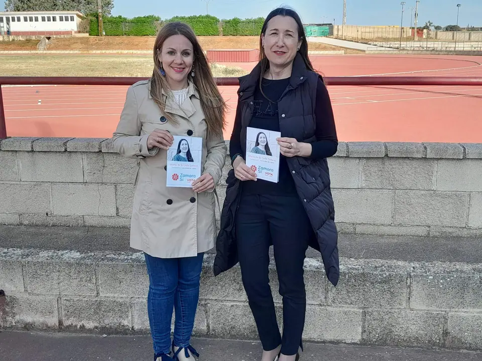 La candidata a la Alcaldía de Toro, María de la Calle, y la número dos de la lista, Carmen González (2)