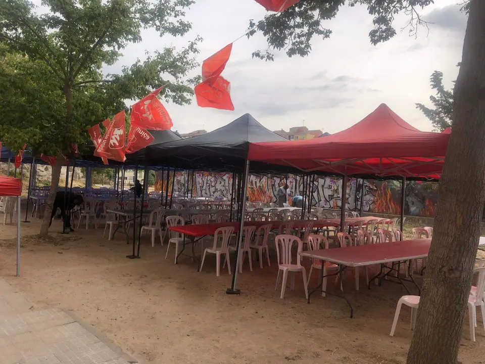 Preparativos fiesta Izquierda Unida