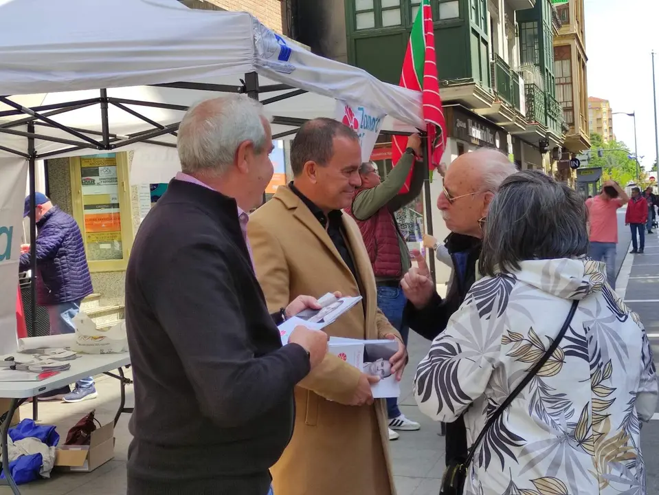Francisco Requejo durante la campaña electoral de Zamora Si