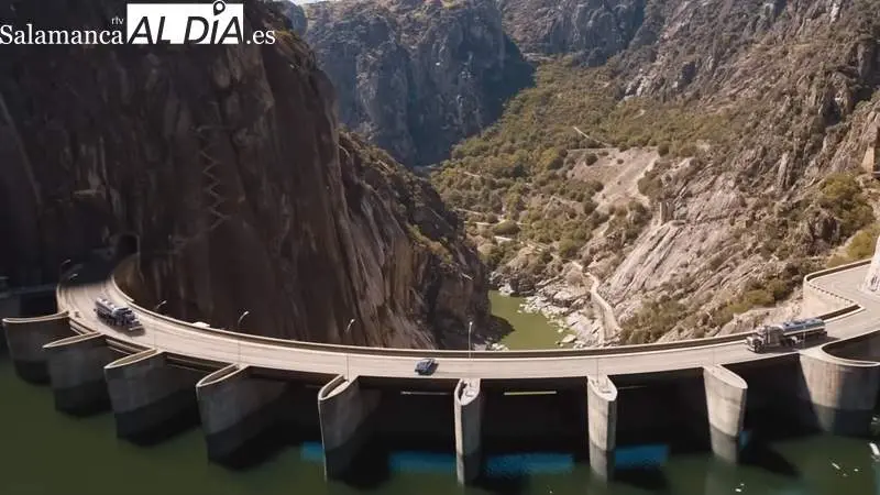 Pantallazos extraídos del trailer de Fast & Furious