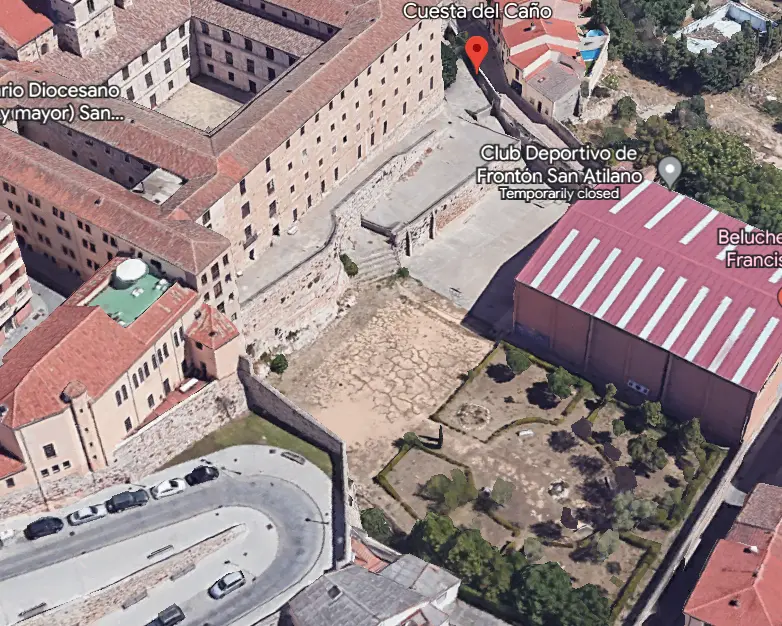 Vista de los terrenos del Seminario en la cuesta del Caño que servirán para la construcción de un nuevo aparcamiento subterráneo en la ciudad de Zamora