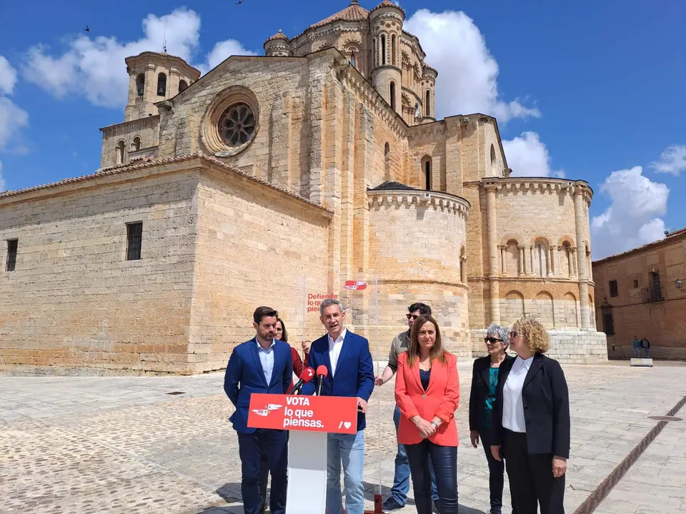 01 PSOE Toro. Virgina Barcones, Antidio Fagúndez y Carlos Rodríguez Casares 24-05-2023