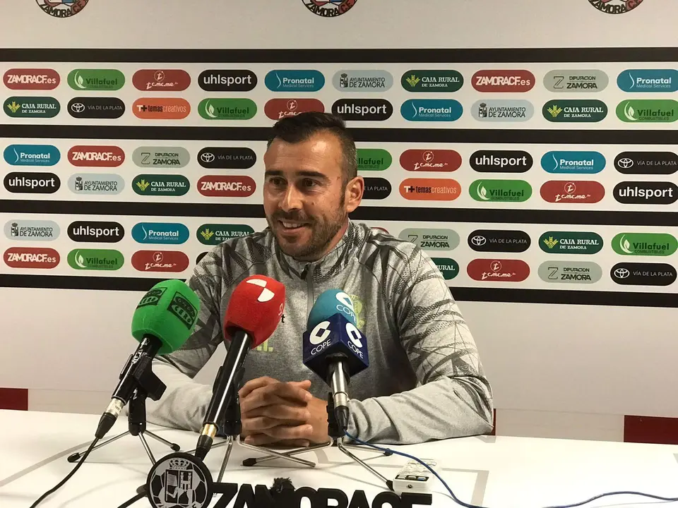 Yago Iglesias en rueda de prensa